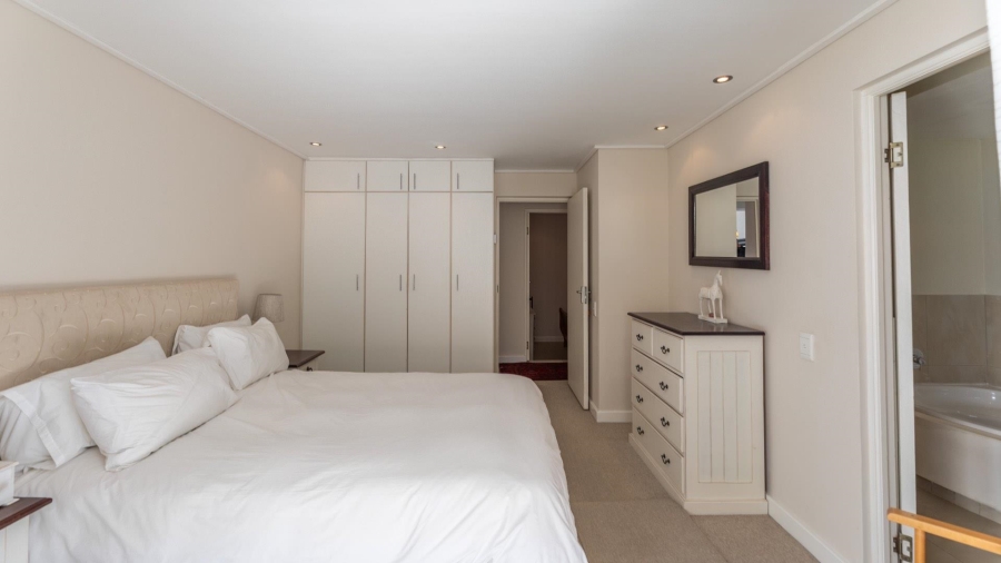 2 Bedroom Property for Sale in Sea Point Western Cape